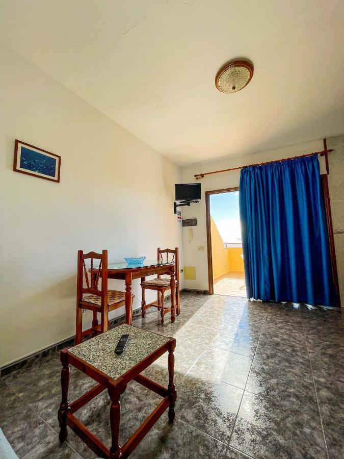 Apartment Camarones *